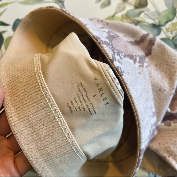 Varley Nude Beige Snake Print Delta Sports Bra size small - Picture 9 of 9